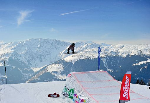 SkiWelt Wilder Kaiser - Brixental_Shred down_Funpark Boarders Playground Westendorf_(c)Boardplay Projects
